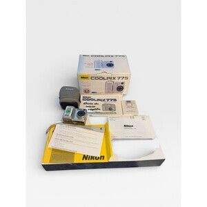 Nikon COOLPIX 775 2.1MP Digital Camera - Silver. Untested